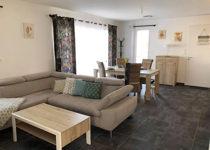 Villa 3 Ch Climatisee Avec Piscine & Jacuzzi, Parking Prive, Centre A Pied